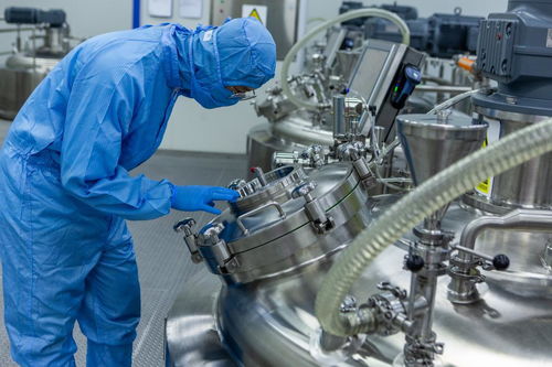 福瑞達(dá)生物股份黨支部書記 副總經(jīng)理王偉 見(jiàn)證25年成長(zhǎng),共創(chuàng) 透明工廠 美好未來(lái)鳳凰網(wǎng)山東 鳳凰網(wǎng)